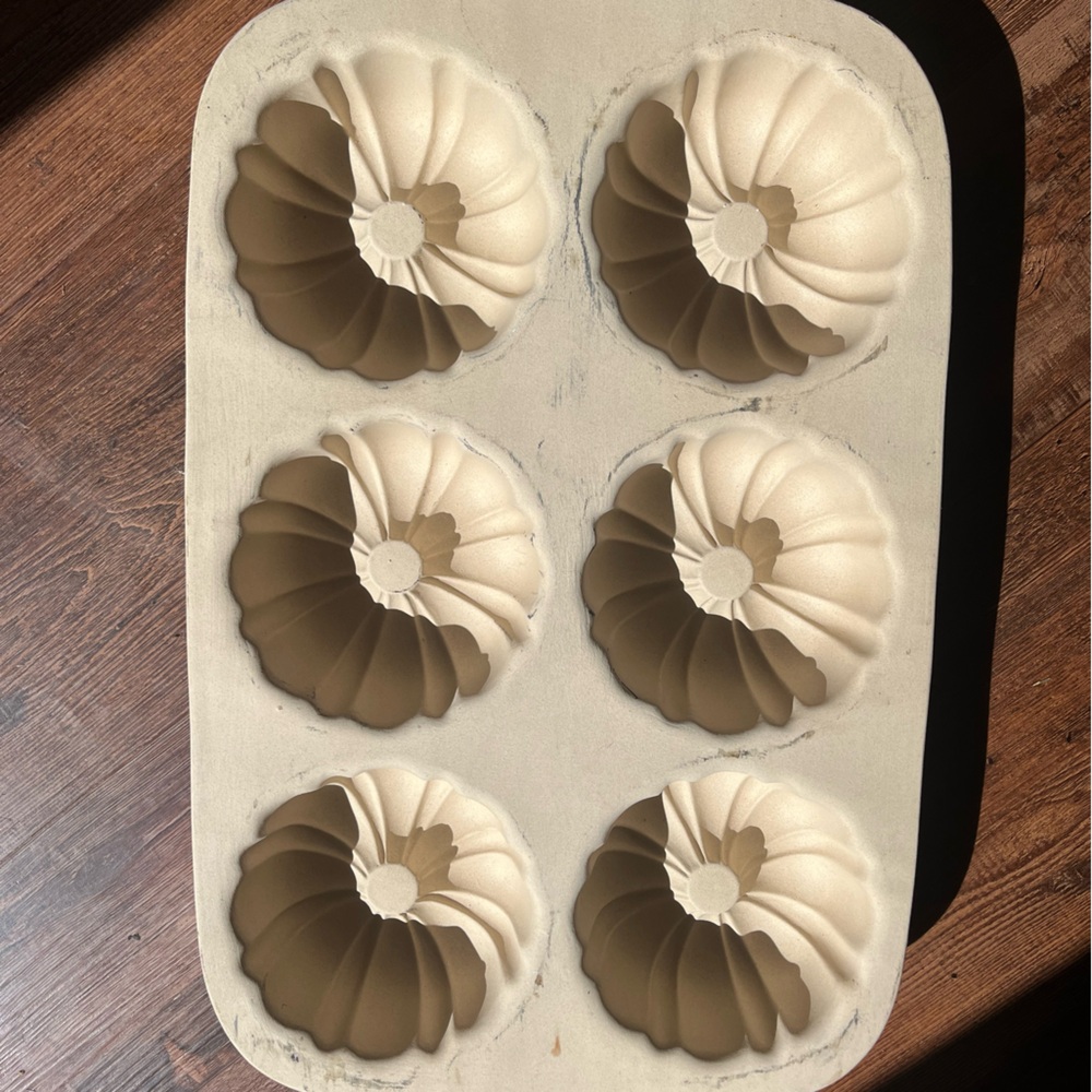 Pampered Chef Family Heritage Stoneware